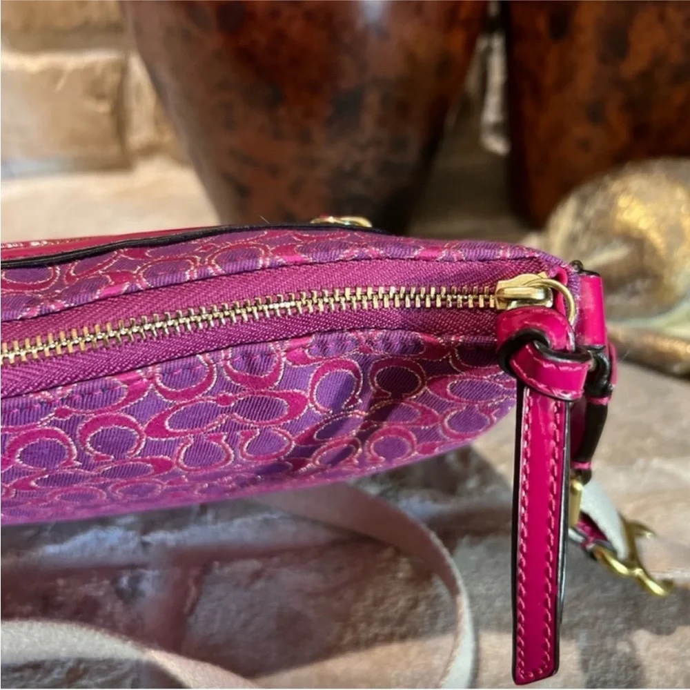 Coach Pink Poppy Signature y2k crossbody - Picture 4 of 9